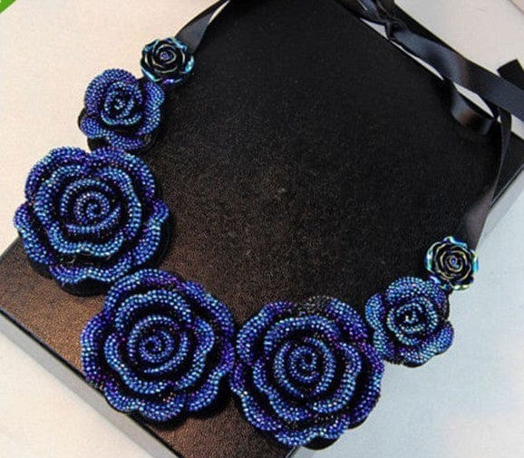 Aegte Bed of Blue Roses Trendy Necklace (7878804930773)